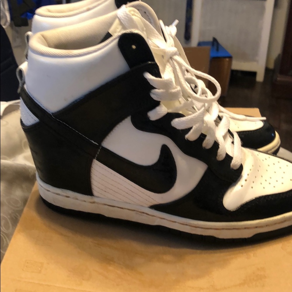 Nike Women’s Dunk Sky Hi Wedge Sneaker